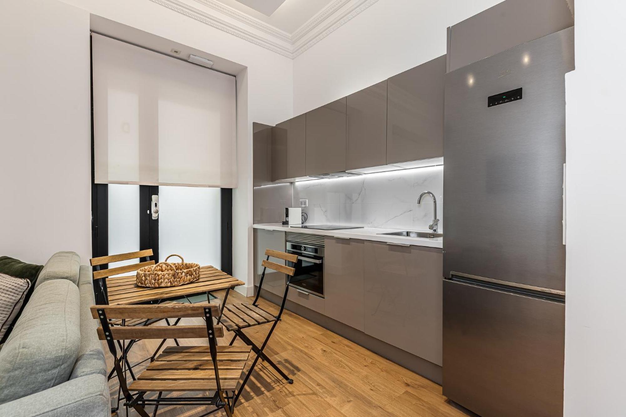 Waou Essence I Anton Martin Apartment Мадрид Екстериор снимка